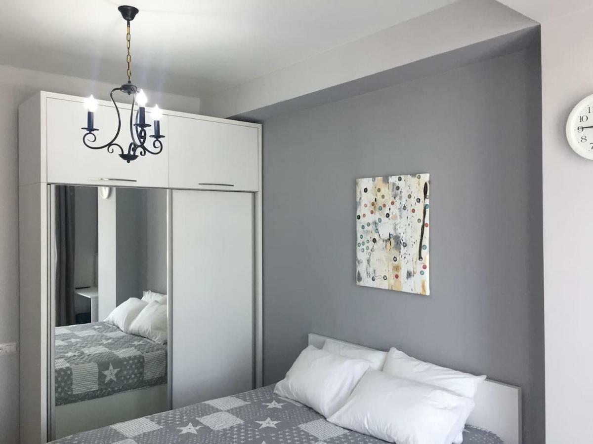 Sunny Apartment Ortachala Tbilisi Eksteriør billede