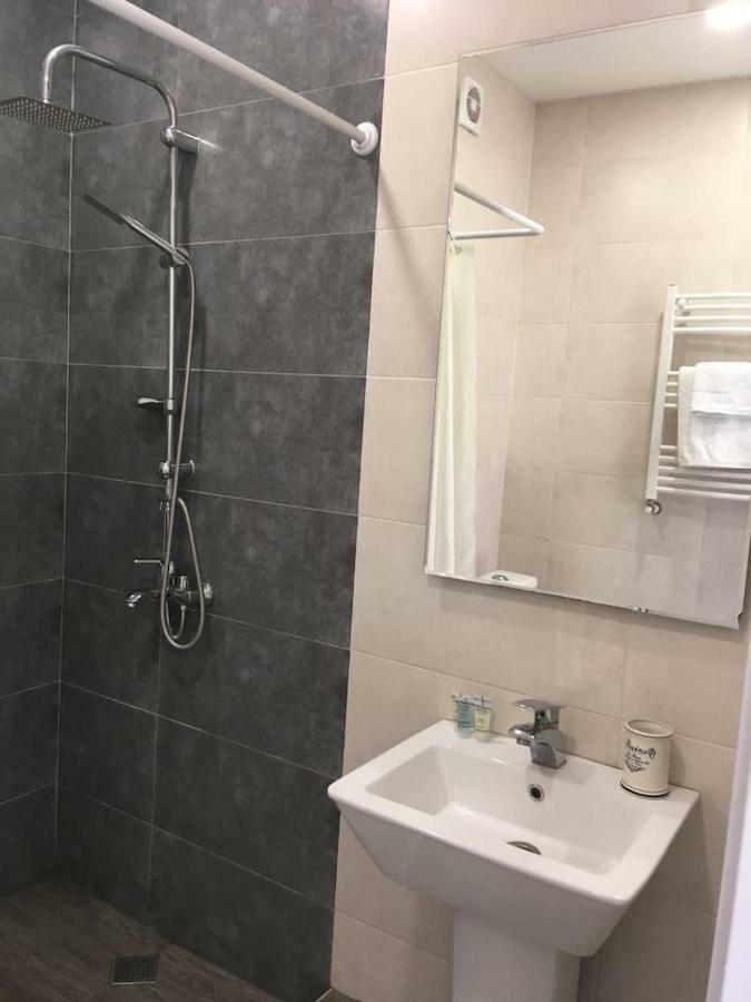 Sunny Apartment Ortachala Tbilisi Eksteriør billede