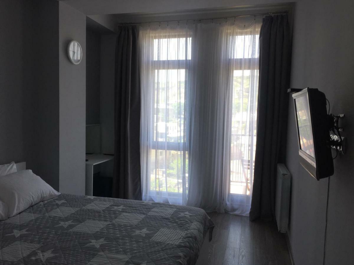 Sunny Apartment Ortachala Tbilisi Eksteriør billede